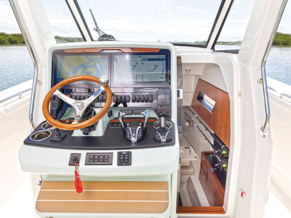 Pursuit S 328 Sport helm